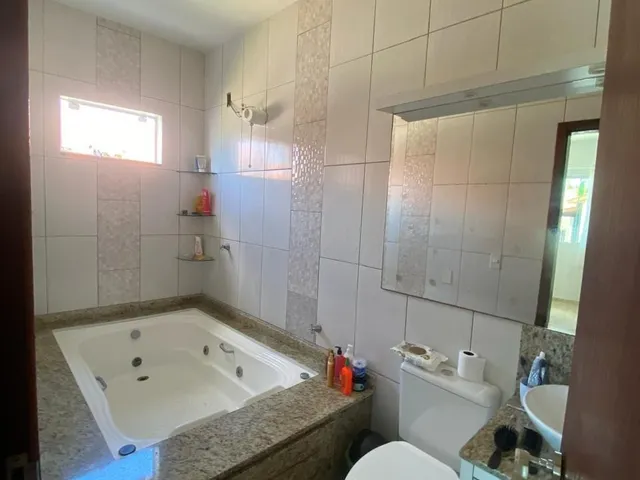 Imagem 12: Casa À Venda em Garopaba-Sc: 2 Quartos, 1 Suíte, 3 Vagas. Oportunidade Única em Localização Privilegiada!