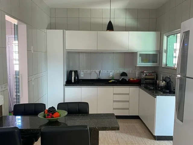Imagem 15: Casa À Venda em Garopaba-Sc: 2 Quartos, 1 Suíte, 3 Vagas. Oportunidade Única em Localização Privilegiada!
