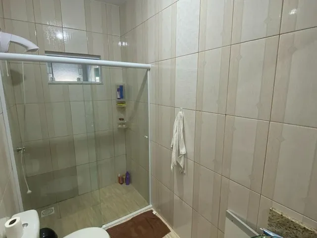Imagem 2: Casa À Venda em Garopaba-Sc: 2 Quartos, 1 Suíte, 3 Vagas. Oportunidade Única em Localização Privilegiada!