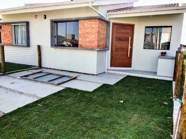 Imagem: A casa possui 2 Dormitórios, 1 Suíte, 183m² de Área,