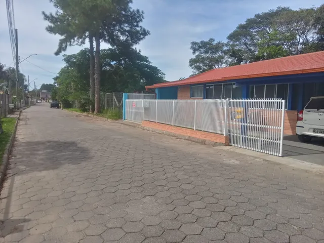 Imagem 6: Oportunidade única! Casa com Escritura Pública e 2 Kitnets no Campo Duna em Garopaba-SC