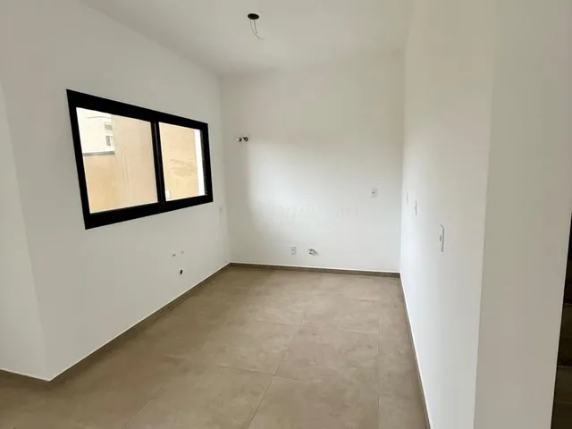 Imagem 8: Casa à Venda em Garopaba-SC: Sobrado no Panorâmico - 3 quartos, 1 suíte, 2 salas, 3