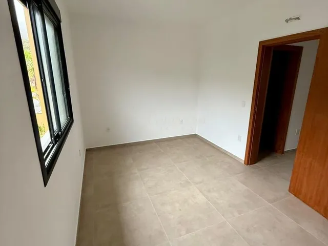 Imagem 11: Casa à Venda em Garopaba-SC: Sobrado no Panorâmico - 3 quartos, 1 suíte, 2 salas, 3