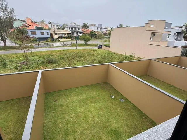 Imagem 3: Casa à Venda em Garopaba-SC: Sobrado no Panorâmico - 3 quartos, 1 suíte, 2 salas, 3
