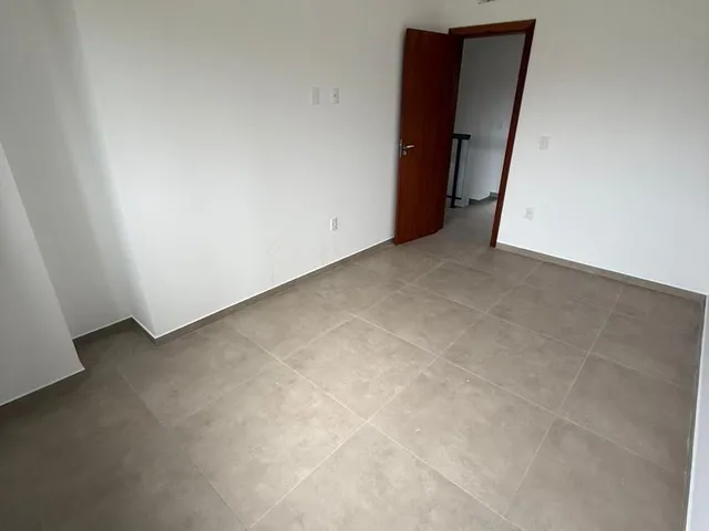 Imagem 7: Casa à Venda em Garopaba-SC: Sobrado no Panorâmico - 3 quartos, 1 suíte, 2 salas, 3