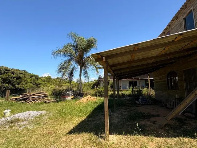 Imagem: Casa à venda em Garopaba-SC, bairro Limpa