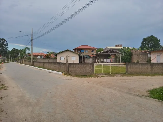 Imagem: A casa possui 2 Dormitórios, 1 Banheiro, 1 Vaga na