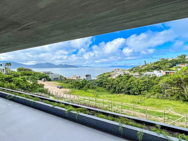 Imagem 3: Imperdível: Casa à venda em Garopaba-SC, bairro Vigia, 4 quartos, 4 suítes, 3 salas, 1