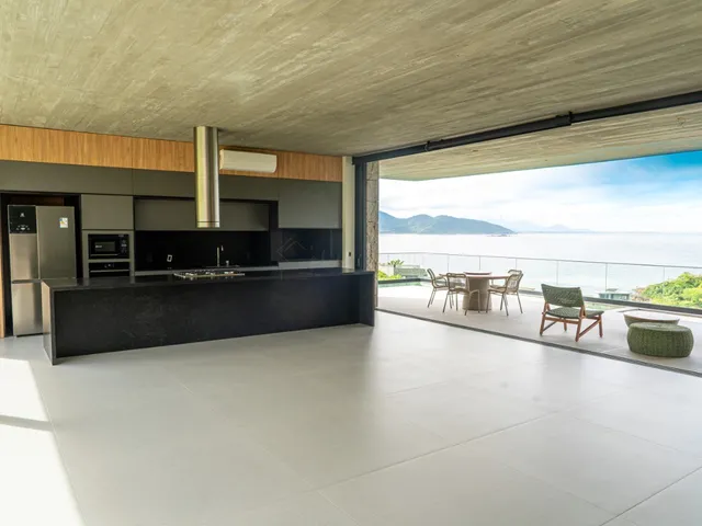 Imagem 11: Imperdível: Casa à venda em Garopaba-SC, bairro Vigia, 4 quartos, 4 suítes, 3 salas, 1