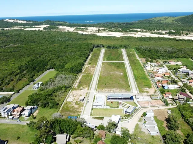 Imagem: Terreno à Venda em Condomínio Fechado