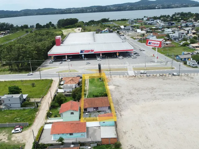 Imagem: Casa com Grande Terreno À Venda em Imbituba-Sc
