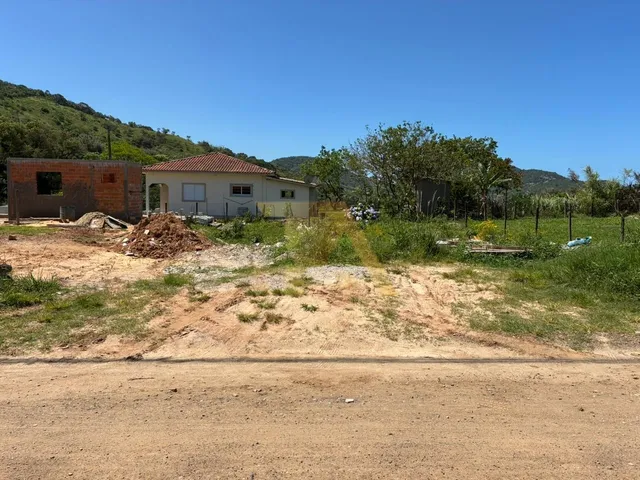 Imagem: Terreno À Venda em Garopaba-Sc, Bairro