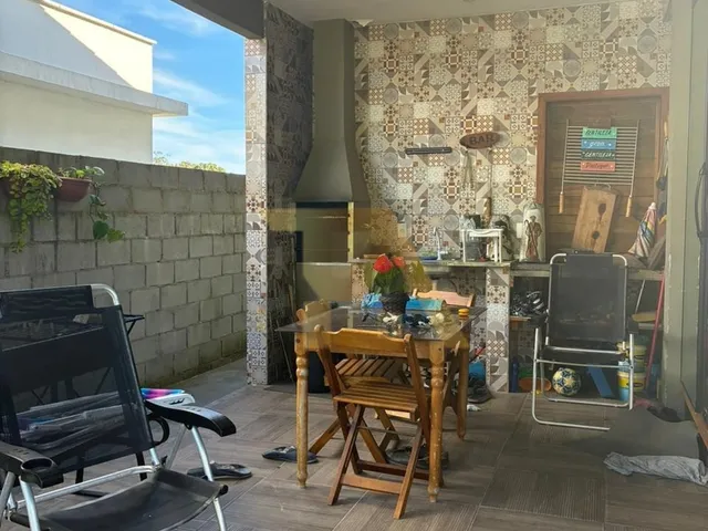 Imagem 3: Casa com 4 dormitórios e piscina próxima à lagoa ? Campo