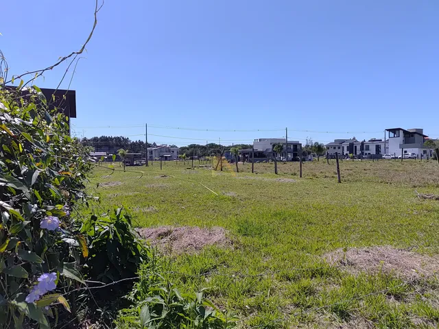 Imagem 5: Terreno à Venda em Imbituba-SC, Bairro Araçatuba: 360m² de Oportunidade e