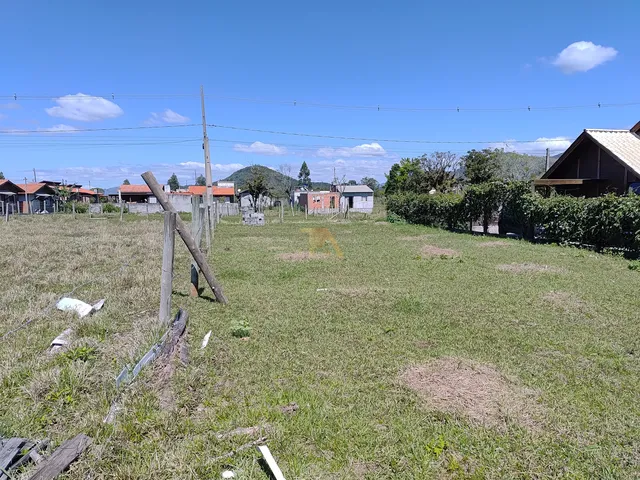 Imagem 2: Terreno à Venda em Imbituba-SC, Bairro Araçatuba: 360m² de Oportunidade e