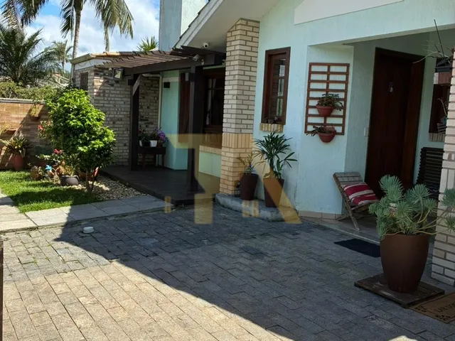 Imagem 1: Casa ampla com piscina e edícula no bairro Panorâmico ? Garopaba