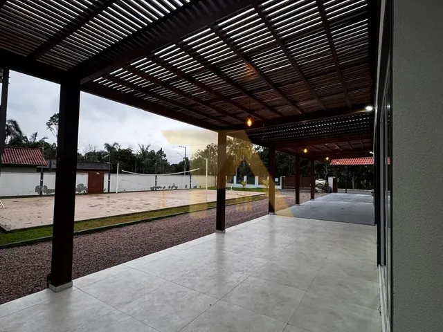 Imagem 2: Casa com 3 quartos e ampla área de lazer na Barrinha em Garopaba
