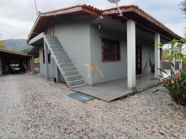 Imagem: Casa à venda em Garopaba-SC, bairro Encantada