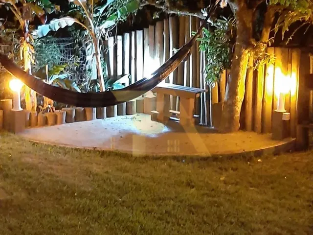 Imagem 4: Pousada com cabanas e casa principal na Praia do Rosa