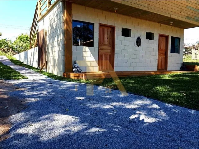 Imagem 6: Imóvel completo com piscina, duas casas e sala comercial para investir em Ibiraquera