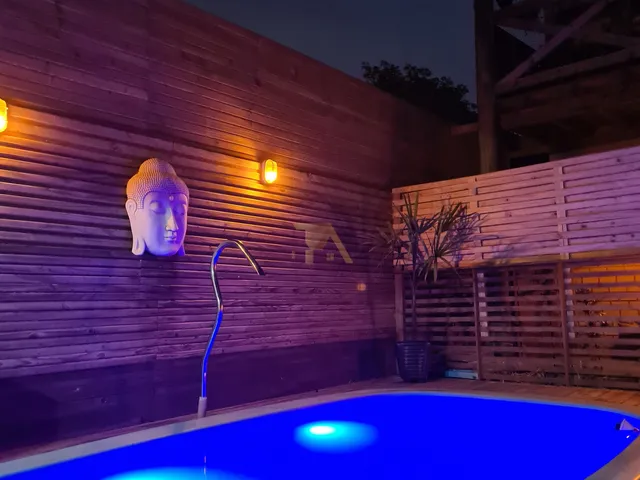 Imagem 3: Imóvel completo com piscina, duas casas e sala comercial para investir em Ibiraquera
