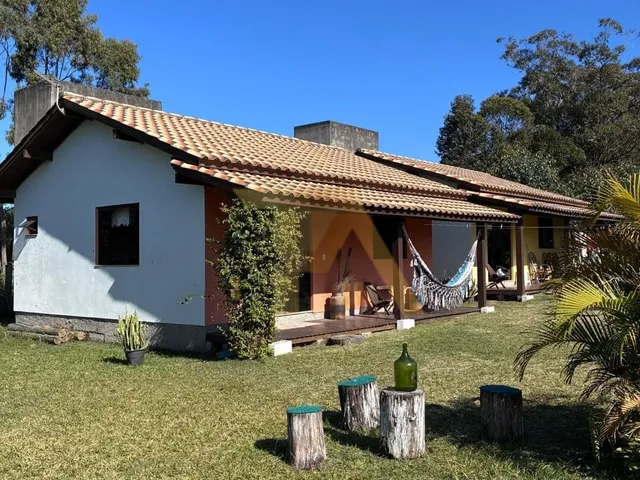 Imagem 2: Excelente Oportunidade Duas Casas com Edícula e Terreno Amplo