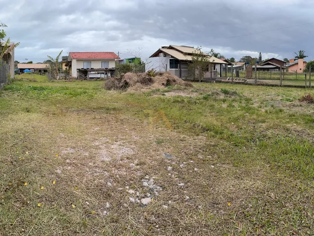 Imagem: Terreno à venda em Garopaba-SC, bairro