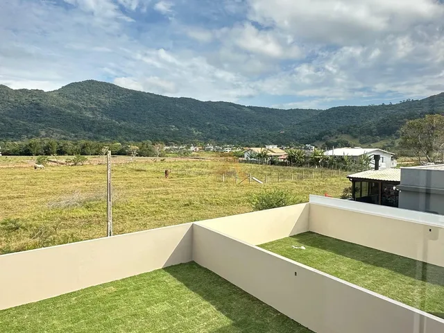 Imagem 9: Imperdível residência com 2 suítes à venda em Garopaba-SC, bairro Encantada