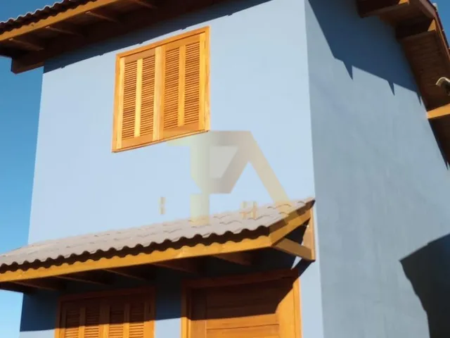 Imagem: Casa à venda em Garopaba-SC, bairro Ressacada