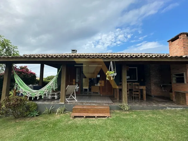 Imagem: Casa à venda em Imbituba-SC, no bairro