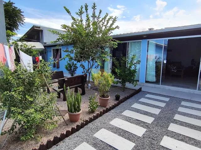 Imagem 10: Imóvel à venda em Imbituba-SC: Residência espaçosa com 4 quartos, 3 salas e 176m² no