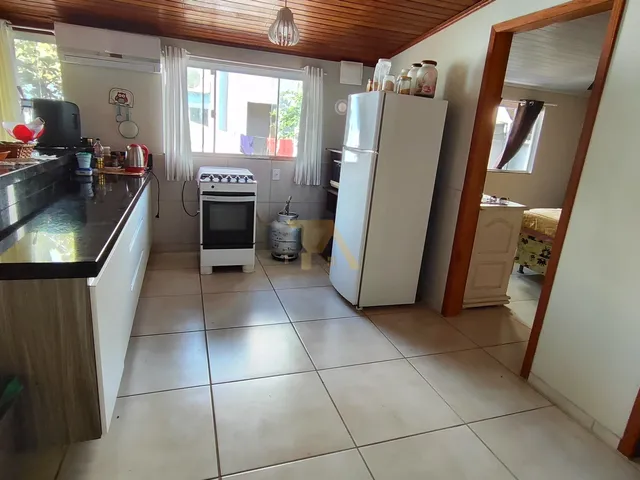Imagem 15: Imóvel à venda em Imbituba-SC: Residência espaçosa com 4 quartos, 3 salas e 176m² no
