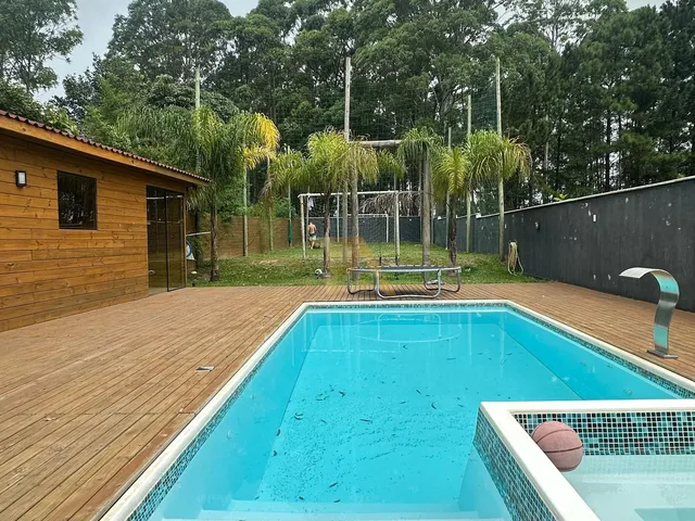 Imagem 3: Casa com 5 Quartos (3 Suítes), Piscina e Área de Lazer