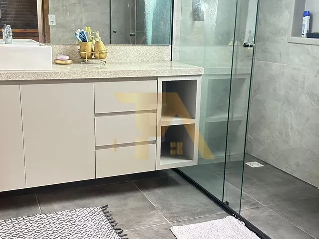Imagem 8: Casa com 5 Quartos (3 Suítes), Piscina e Área de Lazer