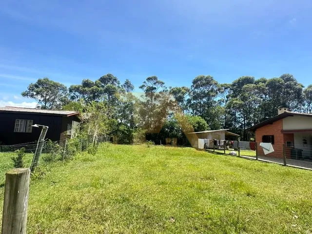 Imagem 1: Terreno de 450m² Próximo à Surfland