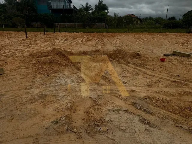 Imagem 3: Terreno próximo à lagoa