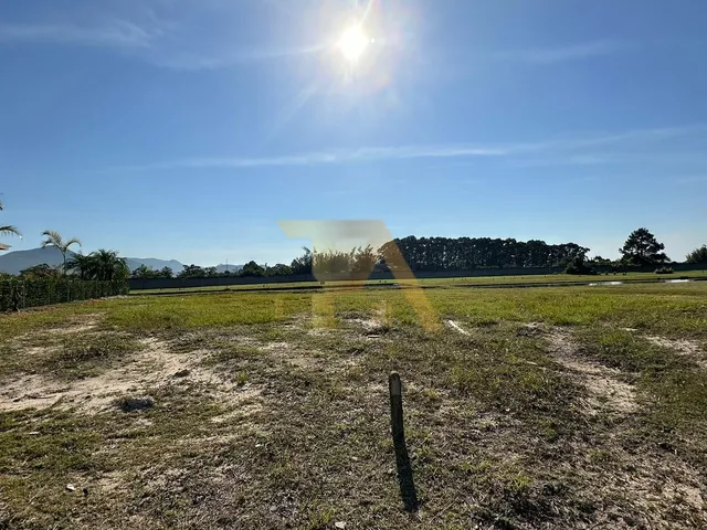 Imagem: Terreno de 604m² com fundos para o Lago