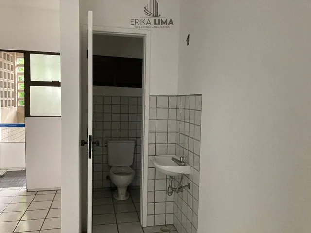 Imagem 5: Casa comercial em Casa Forte com 10 salas e wcs privativos