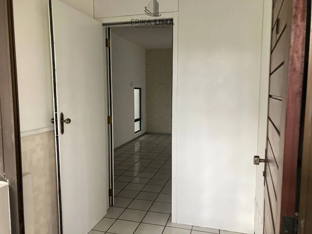 Imagem 14: Casa comercial em Casa Forte com 10 salas e wcs privativos