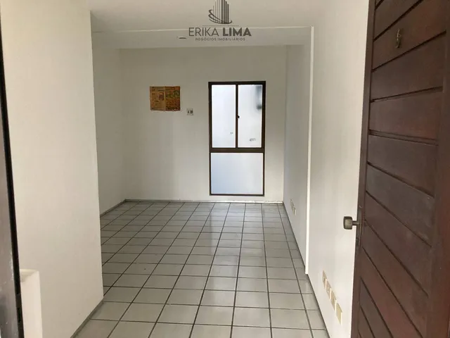 Imagem 7: Casa comercial em Casa Forte com 10 salas e wcs privativos