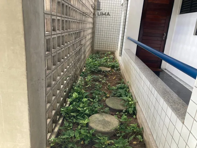 Imagem 16: Casa comercial em Casa Forte com 10 salas e wcs privativos