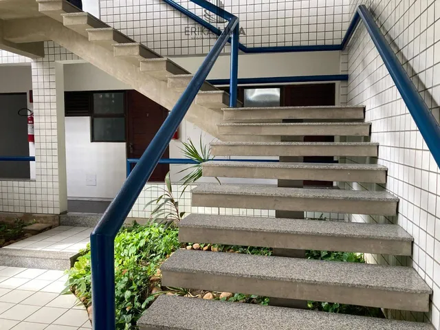 Imagem 10: Casa comercial em Casa Forte com 10 salas e wcs privativos