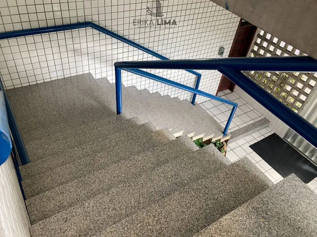 Imagem 6: Casa comercial em Casa Forte com 10 salas e wcs privativos