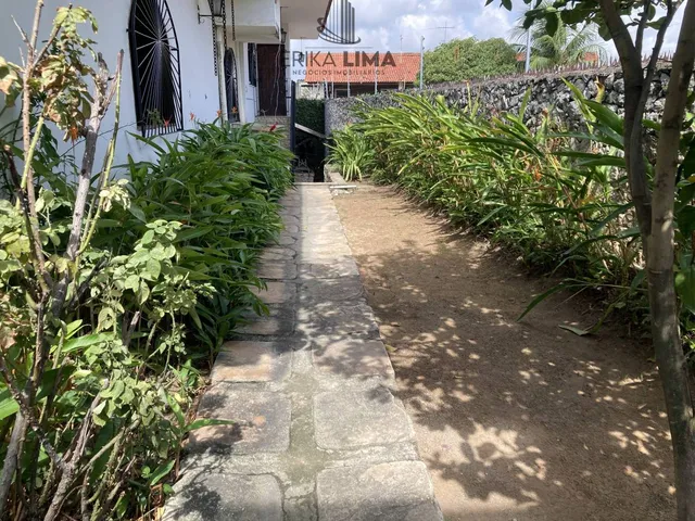Imagem 7: Casa à venda com 07 quartos sendo 03 suítes, super área de lazer com piscina e espaço