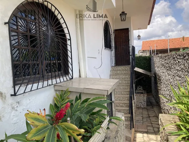 Imagem 8: Casa à venda com 07 quartos sendo 03 suítes, super área de lazer com piscina e espaço