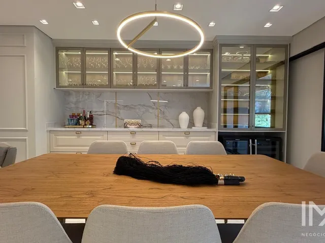 Imagem 2: Apartamento Mobiliado à Venda no Edifício Renoir, 160m2 por R 2.300.000,00