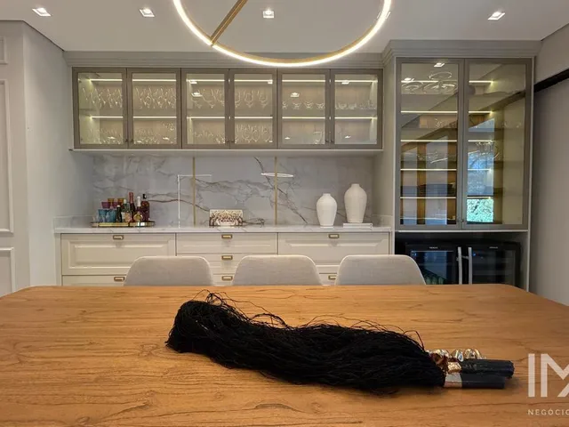 Imagem 3: Apartamento Mobiliado à Venda no Edifício Renoir, 160m2 por R 2.300.000,00