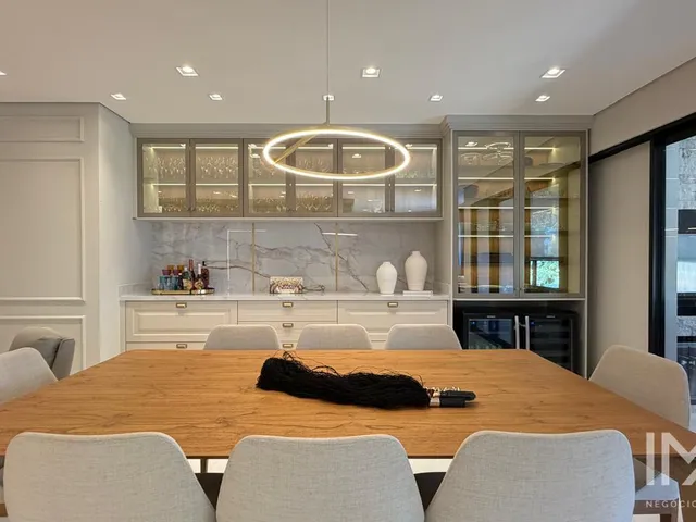 Imagem 4: Apartamento Mobiliado à Venda no Edifício Renoir, 160m2 por R 2.300.000,00