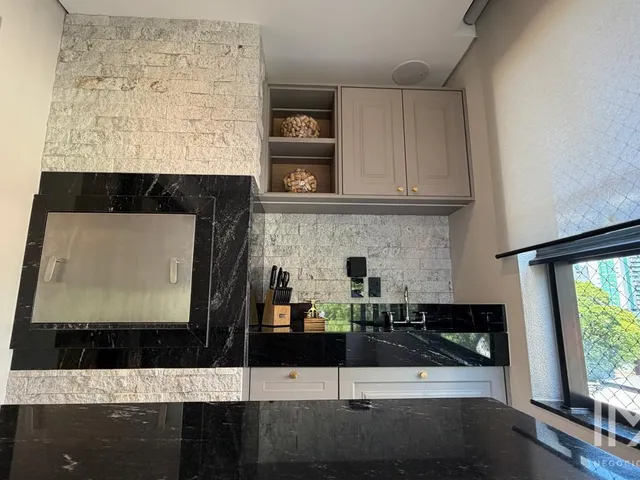 Imagem 10: Apartamento Mobiliado à Venda no Edifício Renoir, 160m2 por R 2.300.000,00