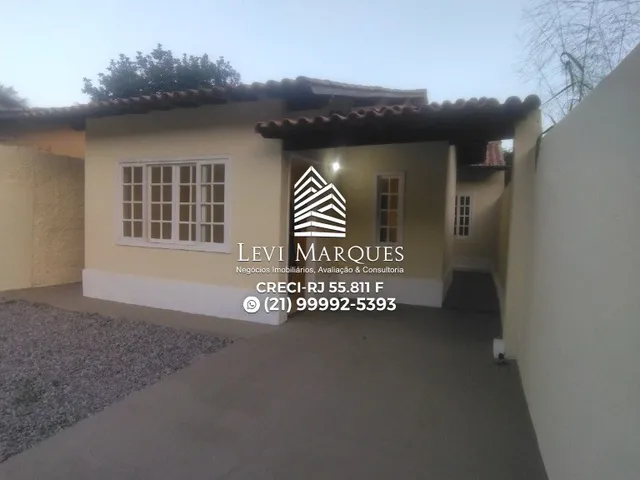 Imagem: A casa possui 3 Dormitórios, 1 Suíte, 2 Vagas na garagem
